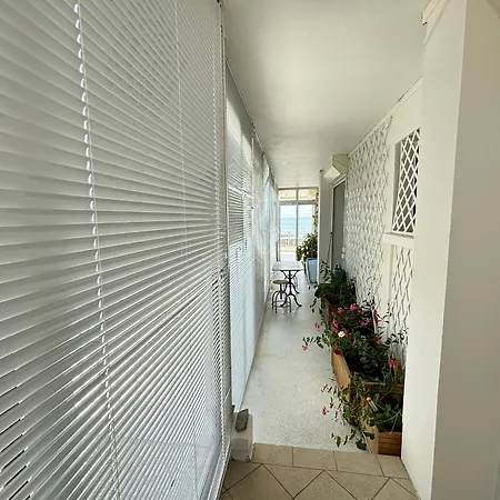 Apartment Splendide Frontal Mer, 4 Chambres, Garage Privatif, Proche Commerces Et Plages - Fr-1-197-607 *
